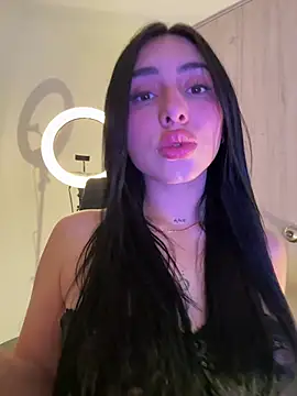 IsabellaNoir  online show from July 8, 4:22 pm