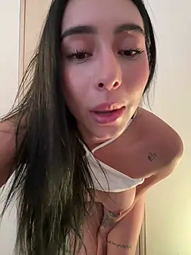 IsabellaNoir  online show from July 18, 5:17 pm