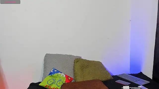 Snapshot of _IanLark chatting on May 20, 11:33 pm IanLark online show from May 20, 11:33 pm