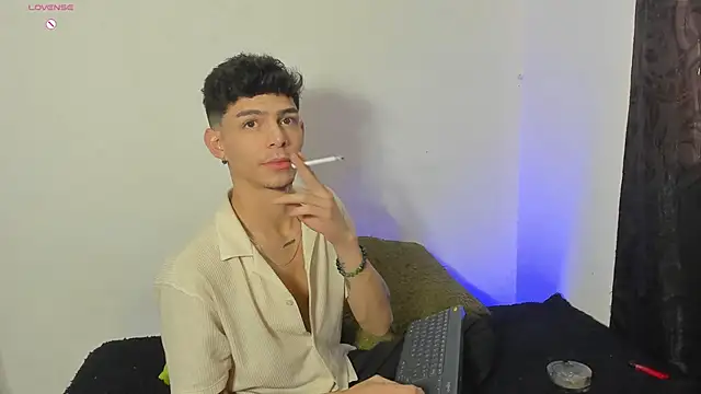 Snapshot of _IanLark chatting on May 22, 2:12 pm IanLark online show from May 22, 2:12 pm