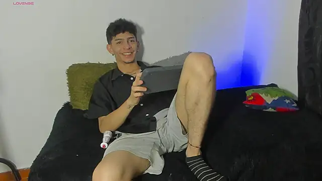 Snapshot of _IanLark chatting on May 30, 7:38 am IanLark online show from May 30, 7:38 am