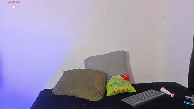 Snapshot of _IanLark chatting on May 31, 10:55 am IanLark online show from May 31, 10:55 am