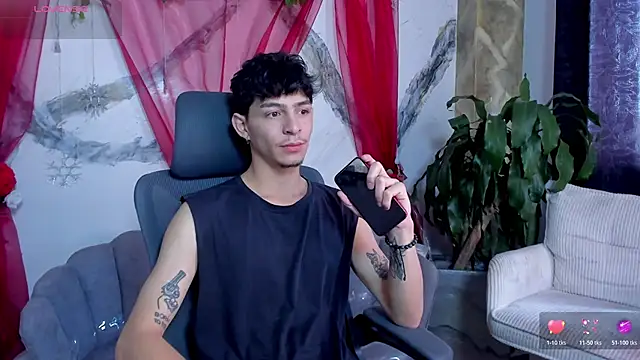  IanLark online show from June 20, 4:54 pm