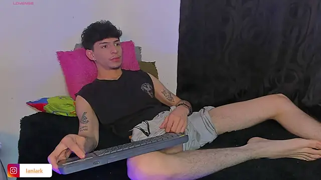  IanLark online show from July 15, 1:11 am