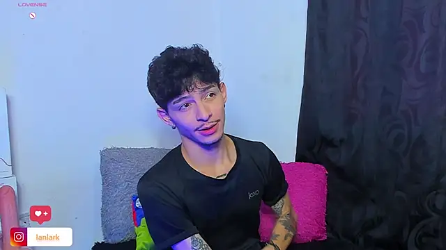  IanLark online show from July 21, 10:56 pm