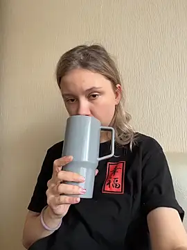 StaceyCross  online show from April 23, 8:02 am