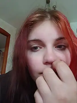 Snapshot of LoisFox chatting on April 25, 8:28 am LoisFox online show from April 25, 8:28 am