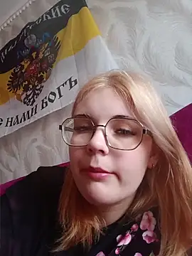 Snapshot of LoisFox chatting on June 11, 8:45 am LoisFox online show from June 11, 8:45 am