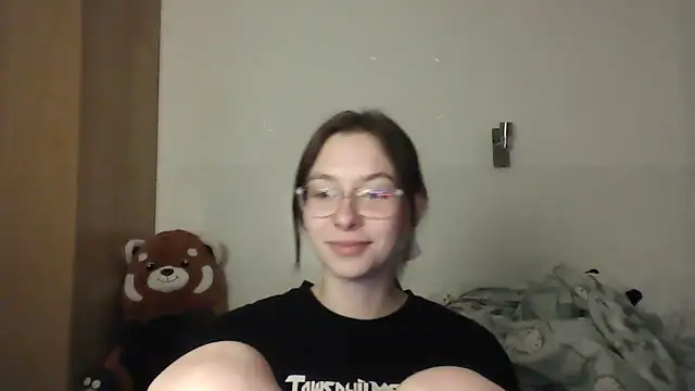 Snapshot of JuicyErika chatting on May 22, 10:37 pm JuicyErika online show from May 22, 10:37 pm