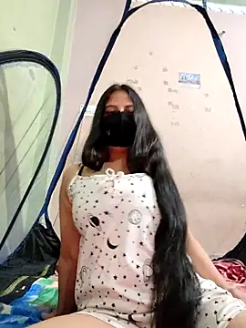 Snapshot of Priya_9945 chatting on May 15, 4:19 am Priya 9945 online show from May 15, 4:19 am