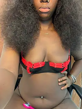 Leylabelle26 online show from July 31, 1:10 pm