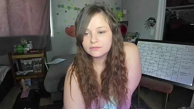 Snapshot of DelilaFields2 chatting on June 6, 8:35 pm DelilaFields2 online show from June 6, 8:35 pm