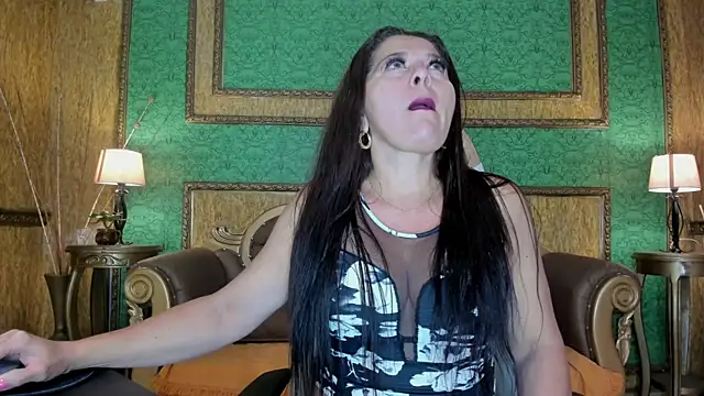 Agata Jade online show from July 15, 12:10 pm