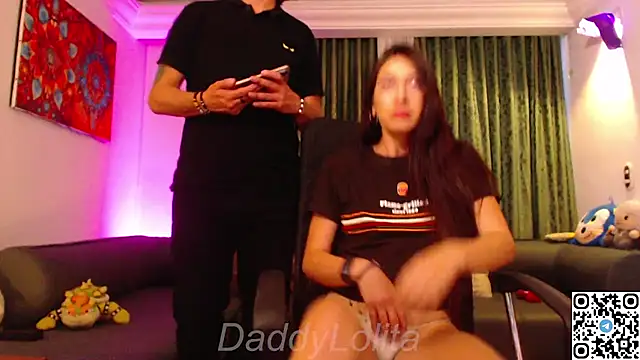 Snapshot of DaddyLolii chatting on May 14, 11:11 pm DaddyLolii online show from May 14, 11:11 pm