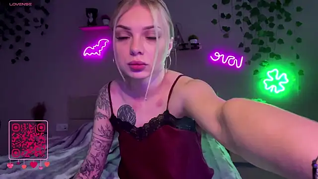 CandyRass online show from June 7, 8:18 am