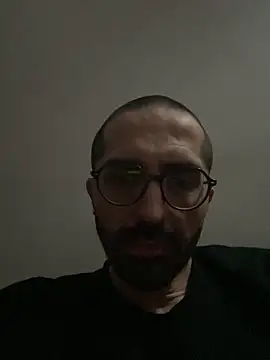 Snapshot of david1783 chatting on May 8, 2:22 pm david1783 online show from May 8, 2:22 pm