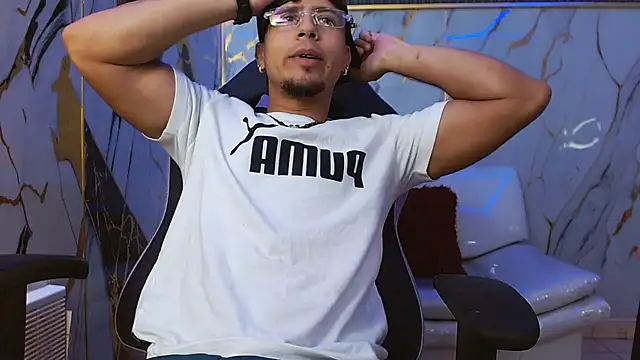 jbarto  online show from June 15, 12:24 am