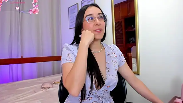 Elisabetta Amour online show from June 3, 2:33 pm