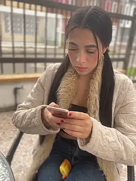 Ferrari Pinkk online show from April 23, 6:10 pm