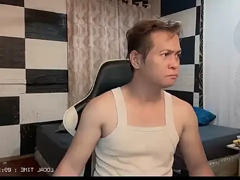 FuckMeeGUYS online show from August 4, 1:14 pm