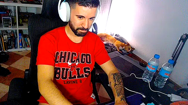 chiquitoconsecreto online show from April 27, 2:04 pm