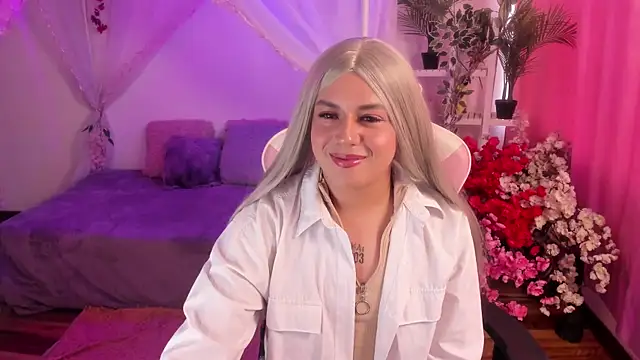 gyal isabella online show from April 24, 2:08 pm