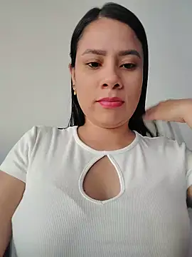Snapshot of Nicol_Alvarez1 chatting on June 18, 9:52 pm Nicol Alvarez1 online show from June 18, 9:52 pm