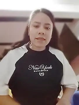 Snapshot of Nicol_Alvarez1 chatting on July 10, 10:12 pm Nicol Alvarez1 online show from July 10, 10:12 pm