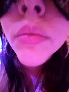 Snapshot of Conejita69n_n chatting on April 23, 9:19 am Conejita69n n online show from April 23, 9:19 am