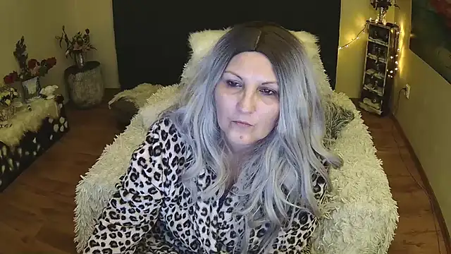 Divineblond online show from February 6, 1:27 am