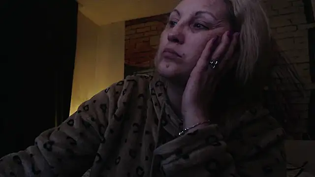 Divineblond online show from March 22, 2:27 am