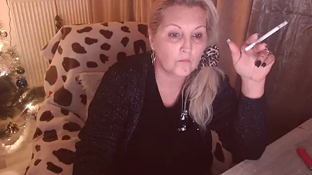 Divineblond online show from November 24, 8:52 pm