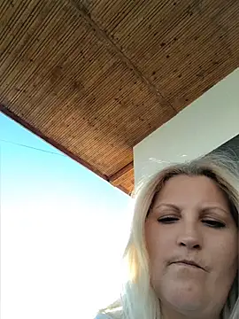 Divineblond online show from May 26, 4:47 pm