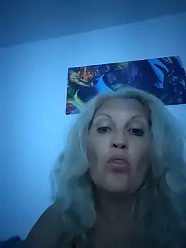 Divineblond online show from July 5, 10:28 pm