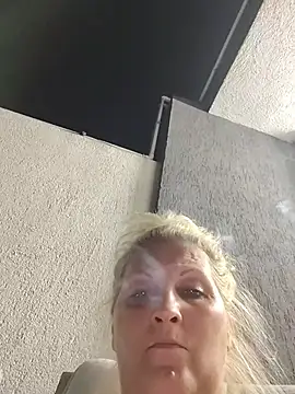 Divineblond online show from July 21, 7:05 pm
