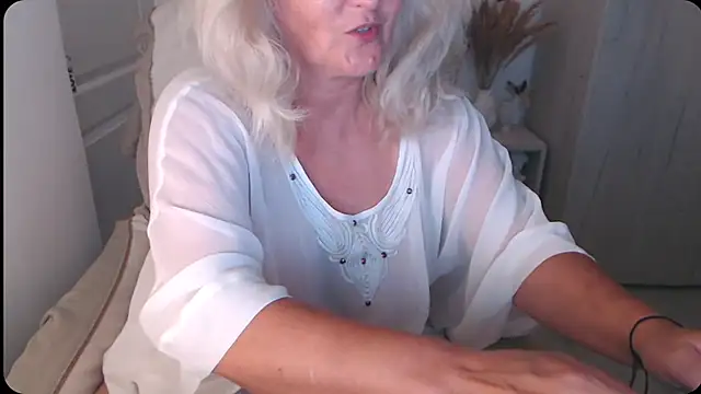 Divineblond online show from July 24, 11:36 pm