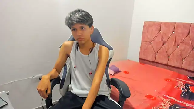 chick angel online show from June 3, 3:53 am