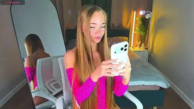 Snapshot of Milana_Sorrento chatting on May 30, 1:03 am Milana Sorrento online show from May 30, 1:03 am