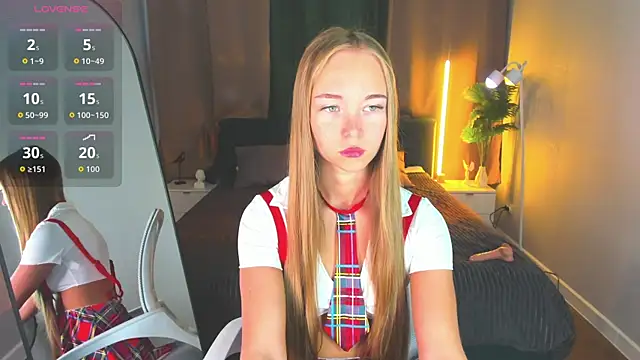 Snapshot of Milana_Sorrento chatting on June 7, 1:10 am Milana Sorrento online show from June 7, 1:10 am
