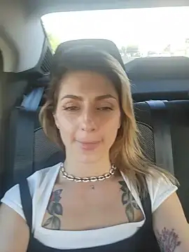 Snapshot of SofiaLace chatting on June 7, 4:11 pm SofiaLace online show from June 7, 4:11 pm