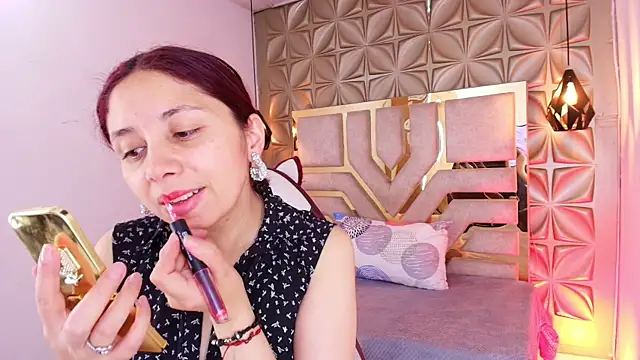 stephaniesun  online show from June 13, 12:25 pm