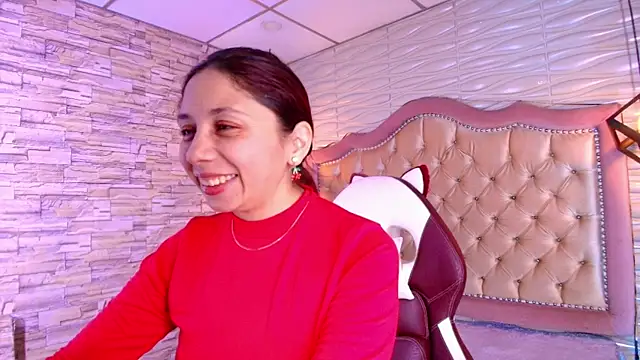stephaniesun  online show from July 29, 1:20 pm