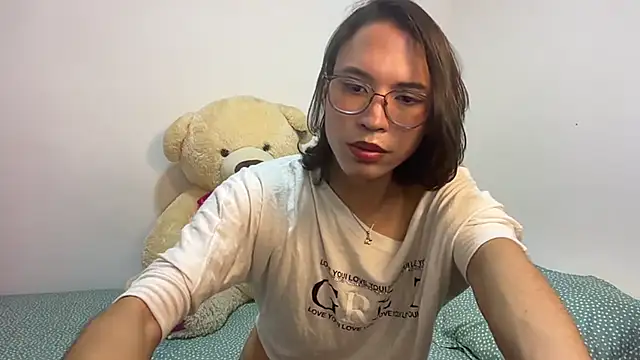 LONDON ROSE online show from June 26, 9:19 pm