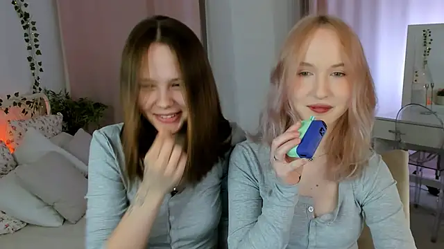 lisaluve online show from April 25, 9:23 pm