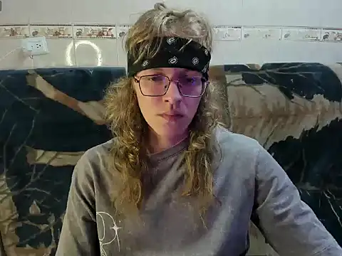 Snapshot of Jinnbooky chatting on May 14, 5:36 am Jinnbooky online show from May 14, 5:36 am