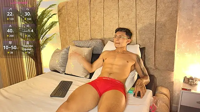 Snapshot of Alan_Salazar chatting on June 4, 12:05 am Alan Salazar online show from June 4, 12:05 am