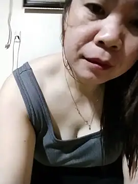 Snapshot of Squirt107 chatting on May 17, 12:01 pm Squirt107 online show from May 17, 12:01 pm
