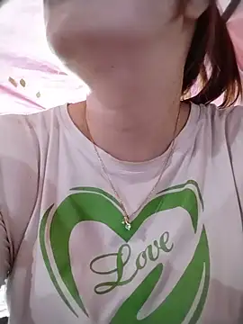 Snapshot of Squirt107 chatting on June 29, 3:35 am Squirt107 online show from June 29, 3:35 am
