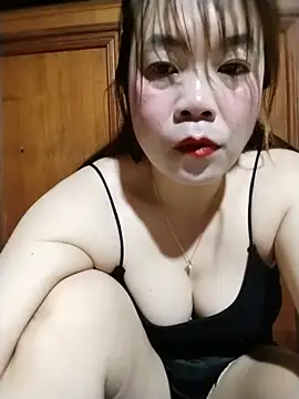 Snapshot of Squirt107 chatting on July 27, 3:57 am Squirt107 online show from July 27, 3:57 am