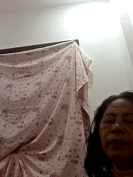 Snapshot of Maleta56 chatting on May 8, 2:22 pm Maleta56 online show from May 8, 2:22 pm